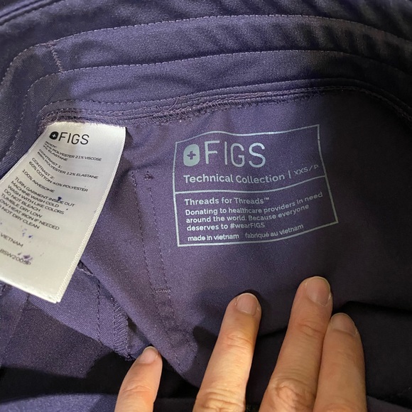 FIGs scrub set - 1 top 1 jogger pant XXS - Picture 4 of 4